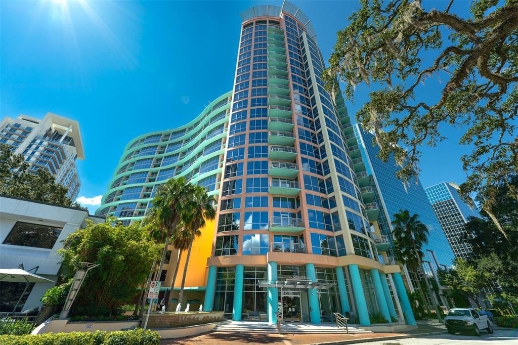 322 E Central Boulevard - Photo 0