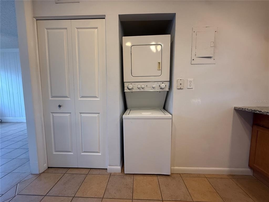 640 Robinhood Drive - Photo 5