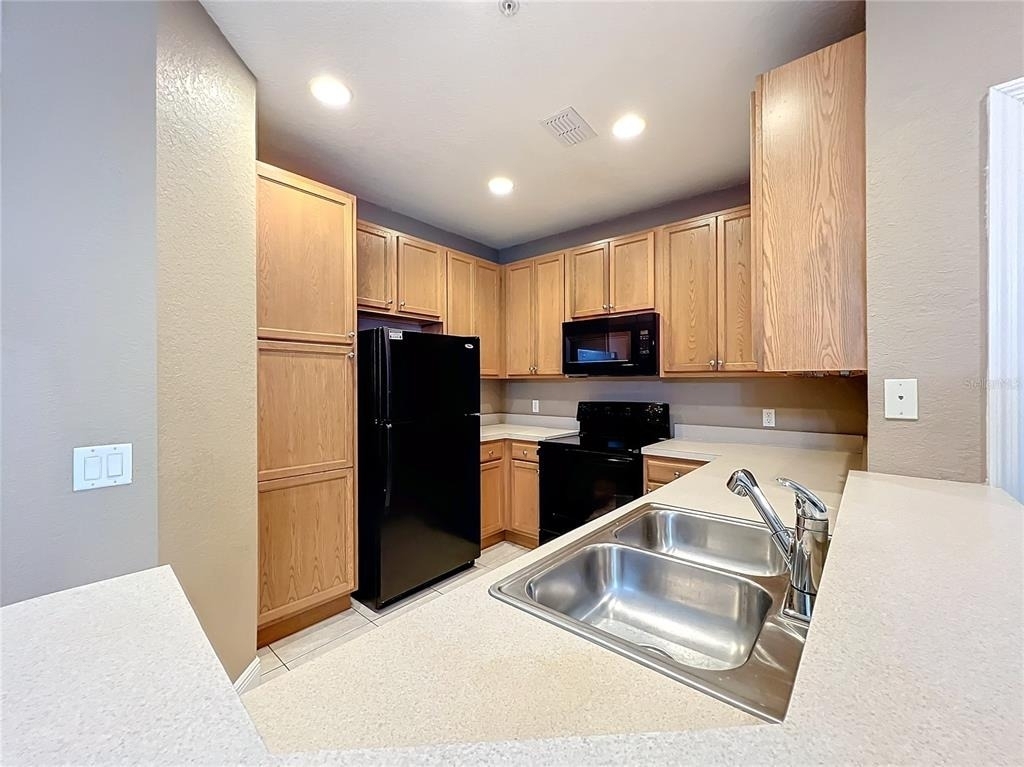 2586 Grand Central Parkway - Photo 19