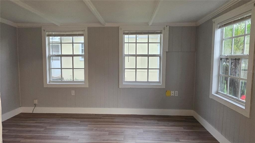 8003 Hillman Avenue - Photo 9