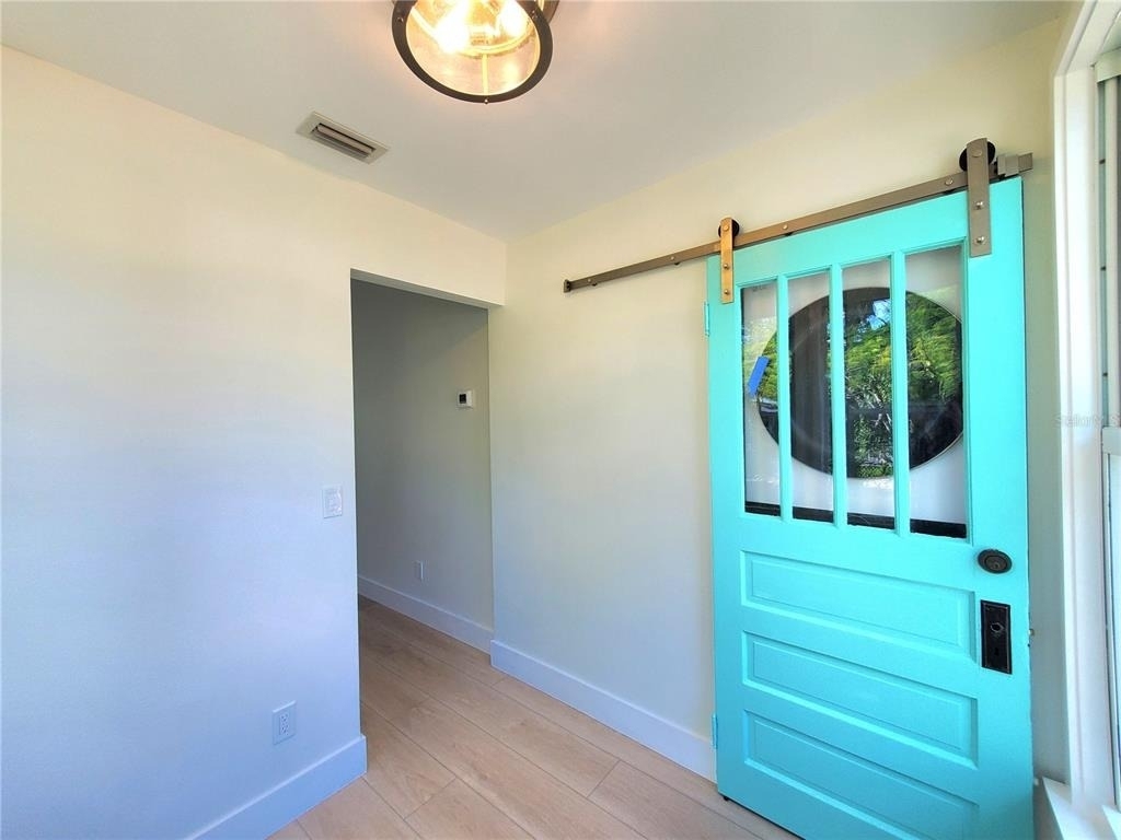 760 W Marion Avenue - Photo 15