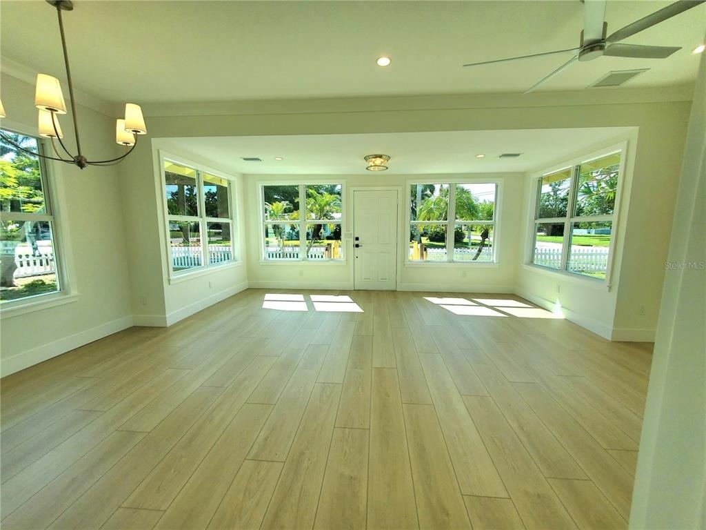 760 W Marion Avenue - Photo 5