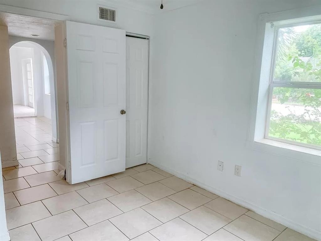 3525 W 19th Street W - Photo 3