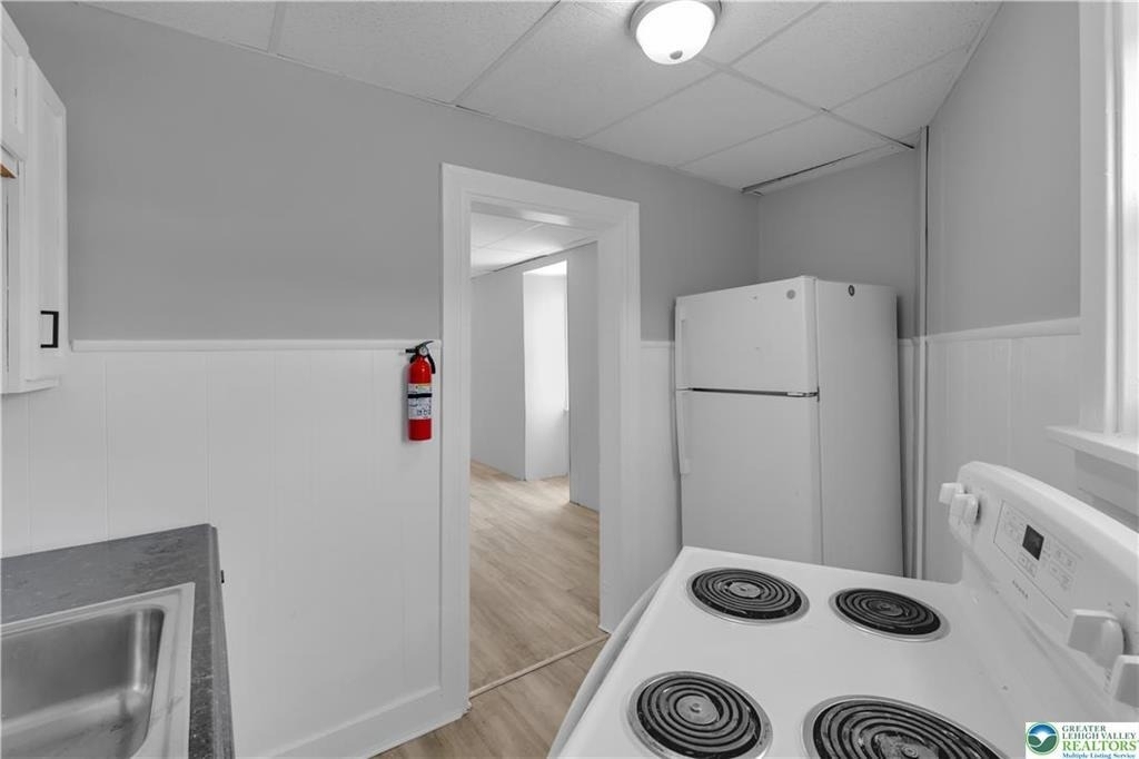 149 W Ridge Street W - Photo 2