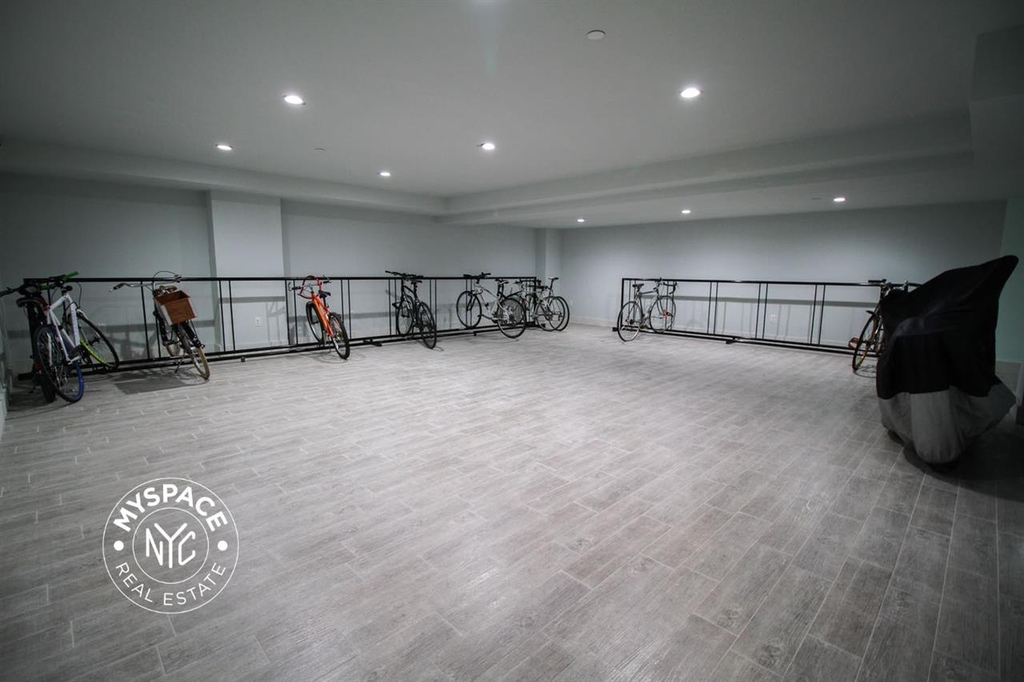 31 Brooklyn Avenue - Photo 10