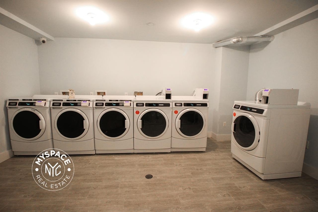 31 Brooklyn Avenue - Photo 8