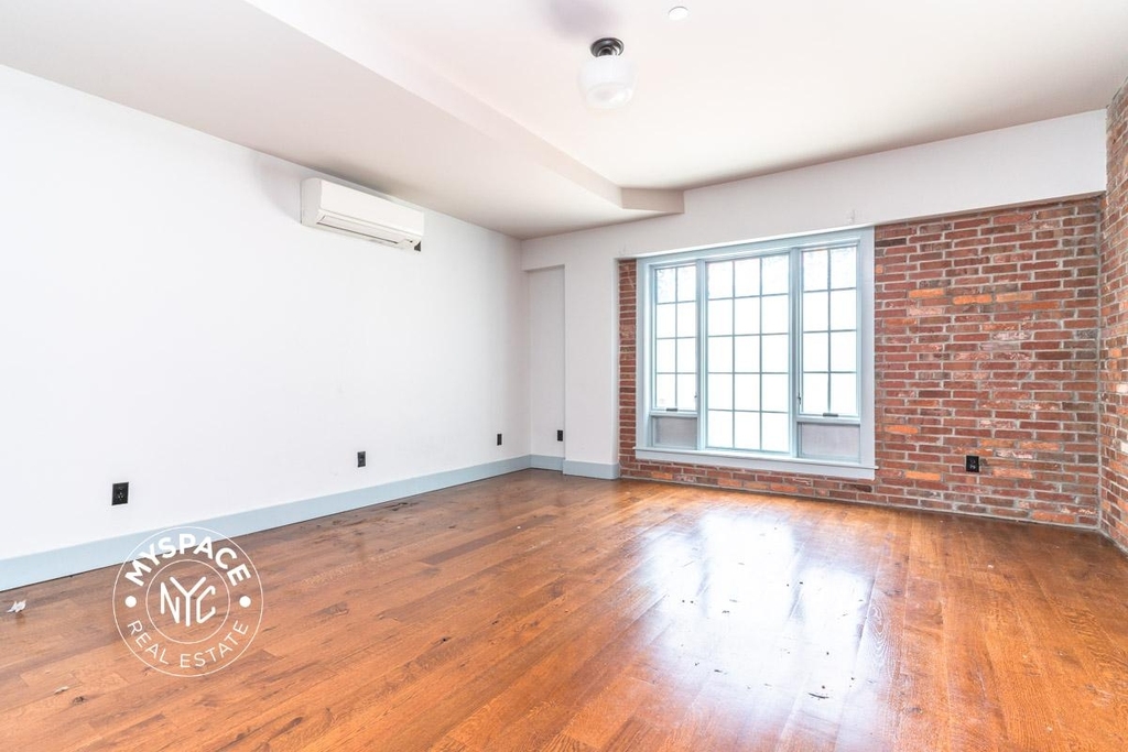 31 Brooklyn Avenue - Photo 0