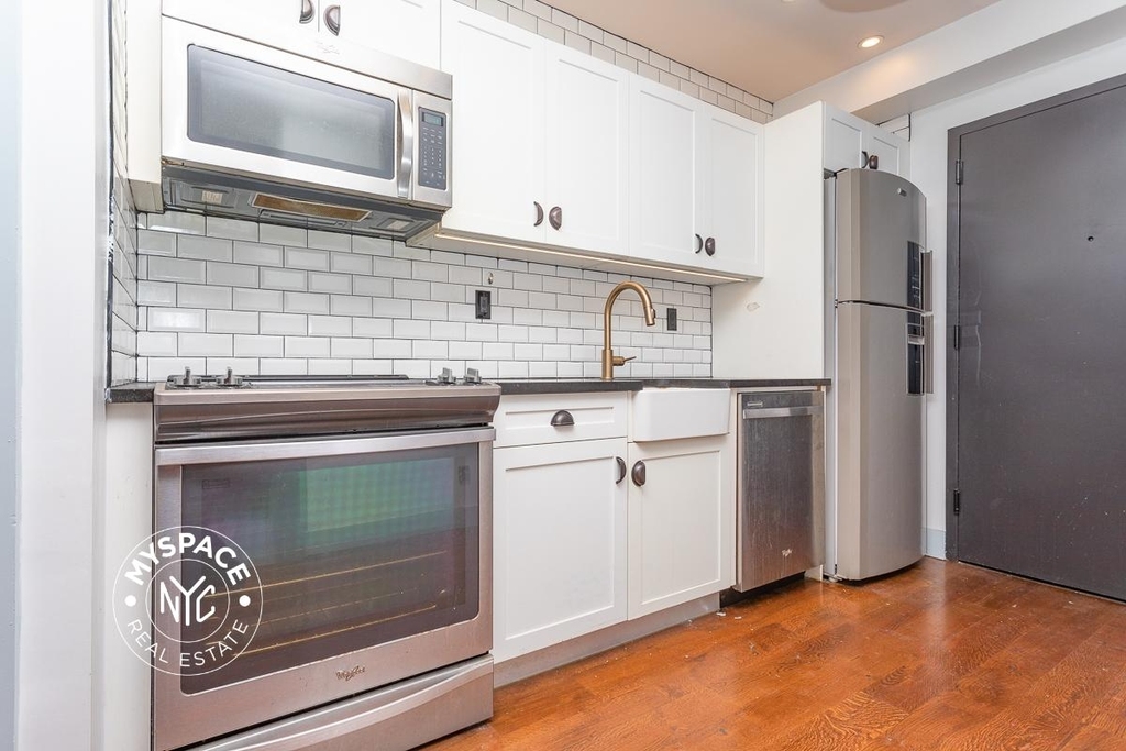 31 Brooklyn Avenue - Photo 3