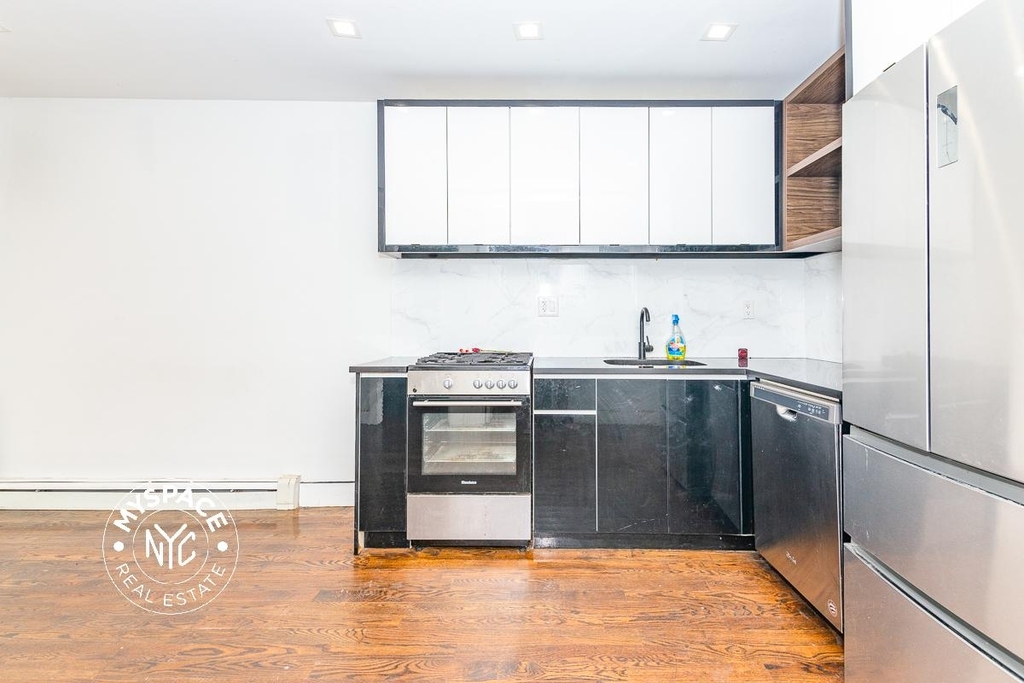 18-83 Greene Avenue - Photo 11