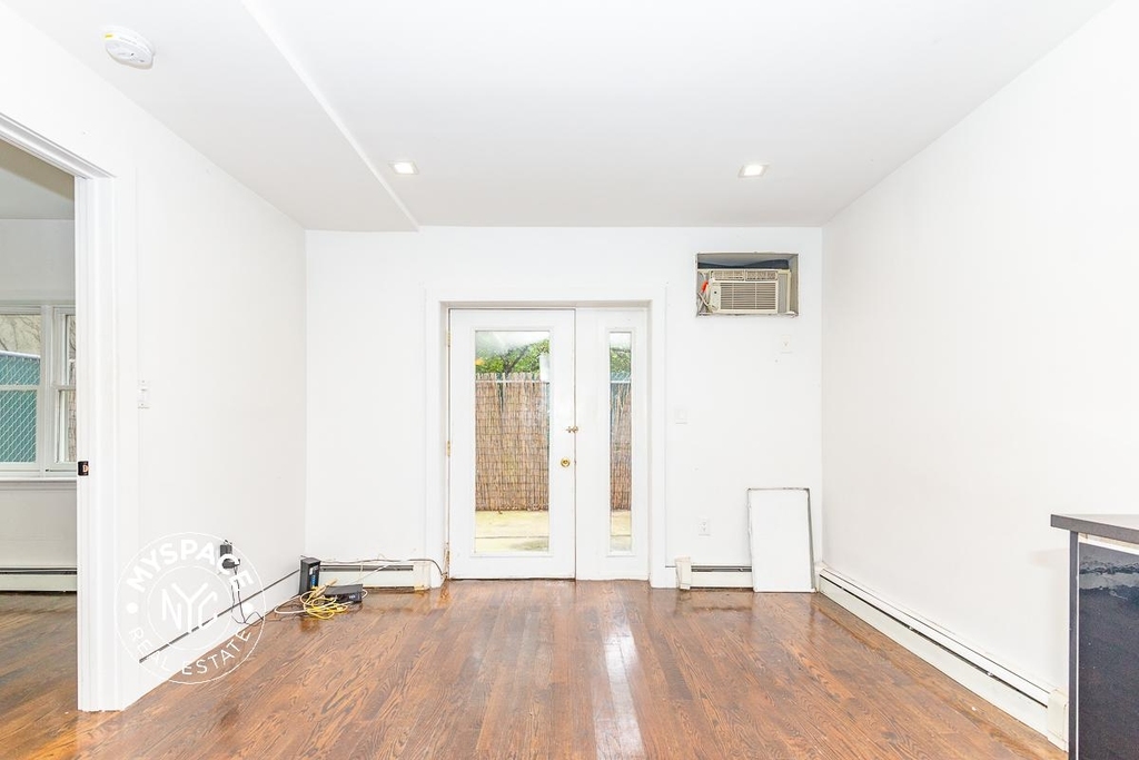 18-83 Greene Avenue - Photo 9
