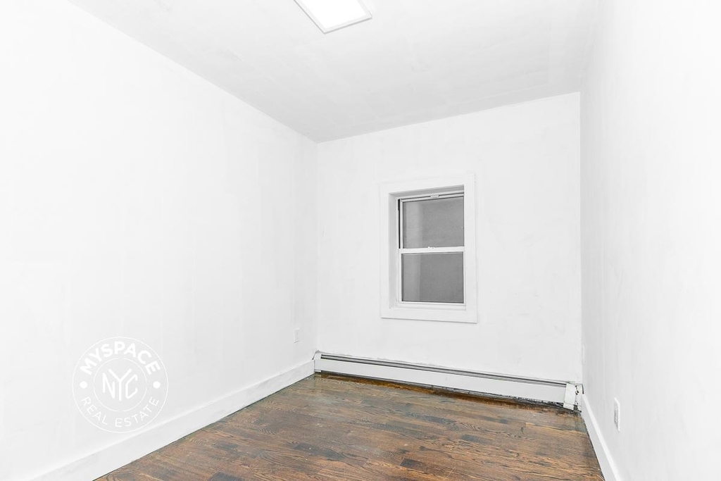 18-83 Greene Avenue - Photo 7