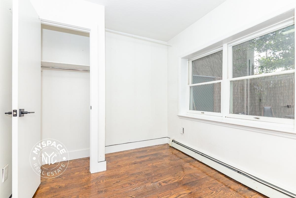 18-83 Greene Avenue - Photo 5