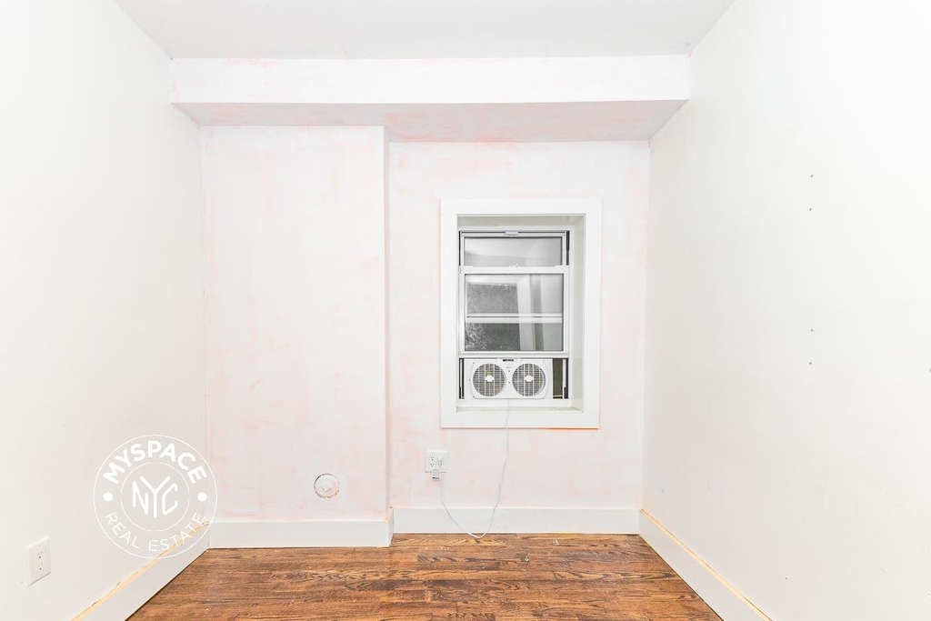18-83 Greene Avenue - Photo 6