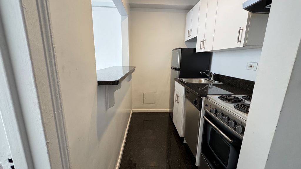 West 73rd Street - Photo 3
