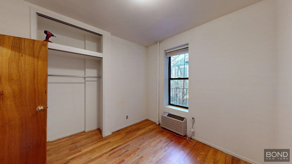 240 Waverly Place - Photo 1