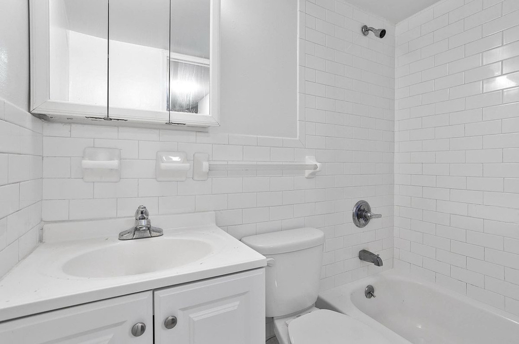 88 Fulton Street - Photo 4