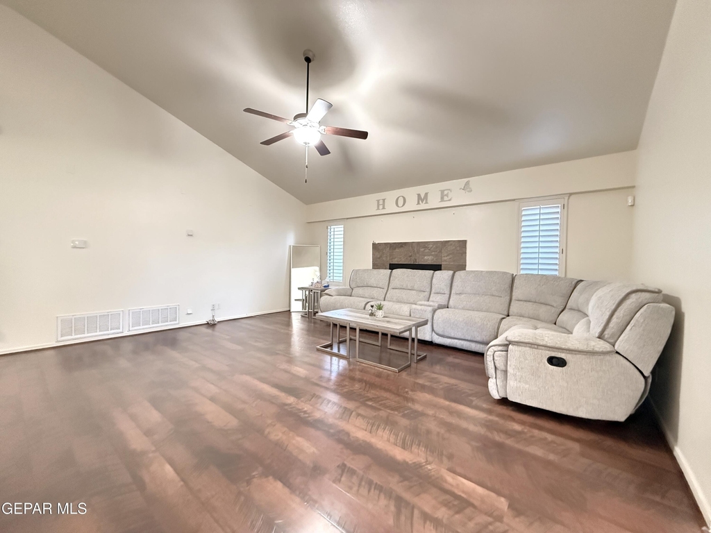 4933 Copper Ranch Avenue - Photo 4