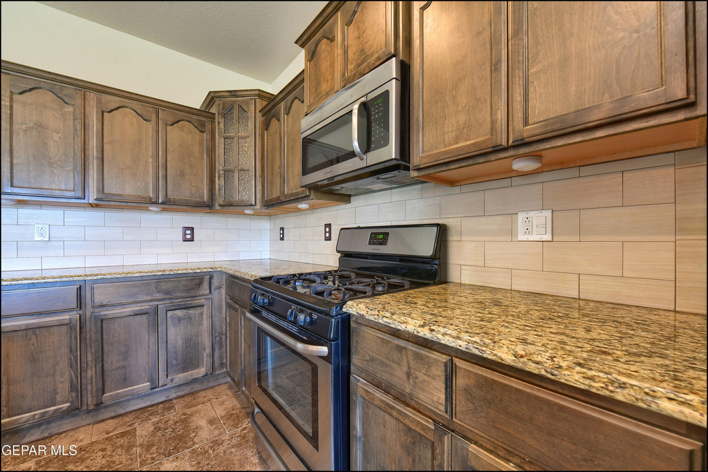 7528 Wolf Creek Drive - Photo 18