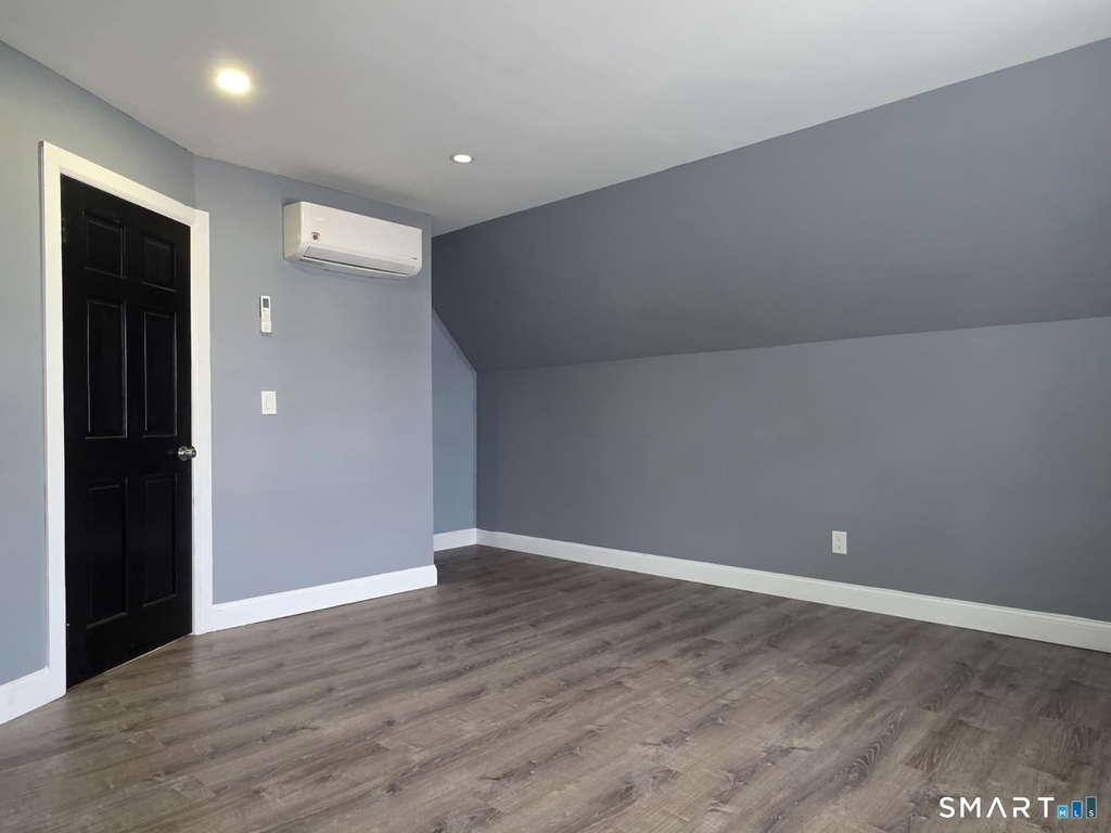 979-981 Hancock Avenue - Photo 7