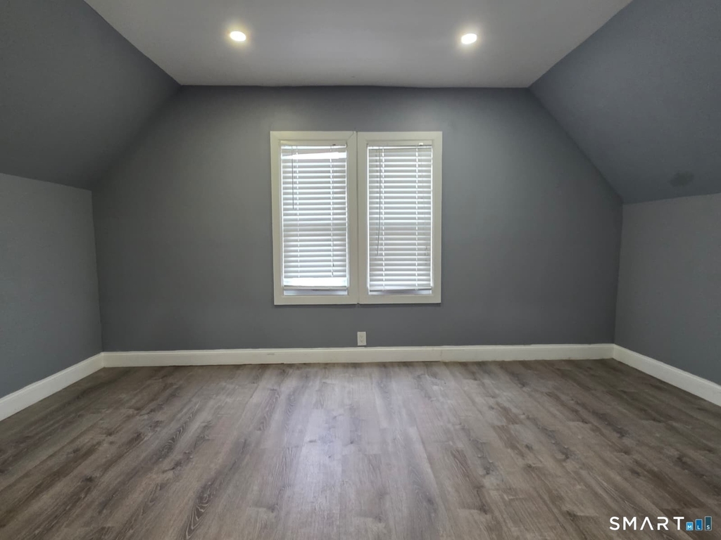 979-981 Hancock Avenue - Photo 10