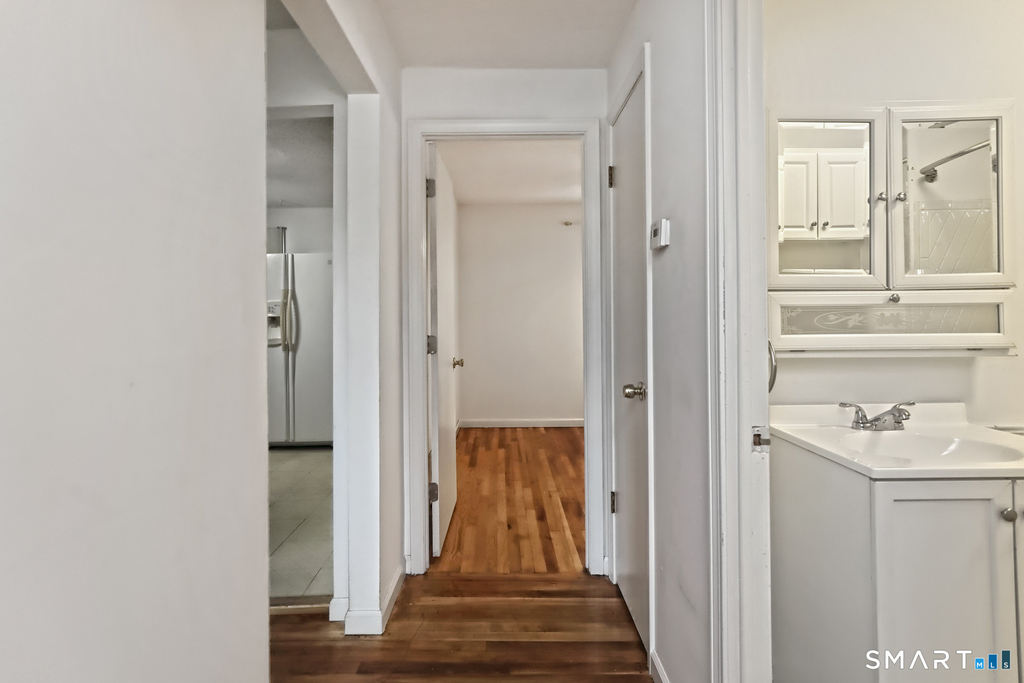 52-54 Pond Point Avenue - Photo 31