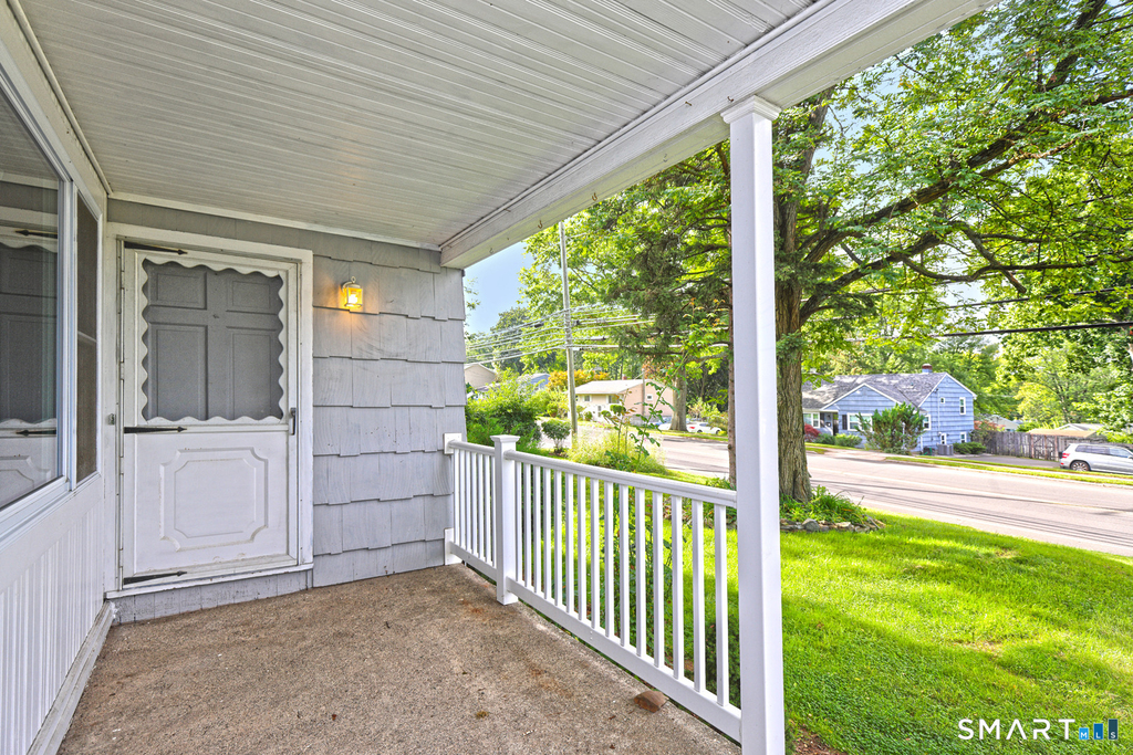 52-54 Pond Point Avenue - Photo 2