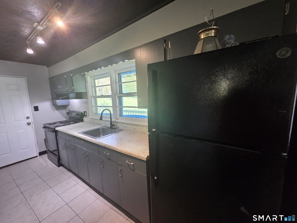 684 Main Street - Photo 6