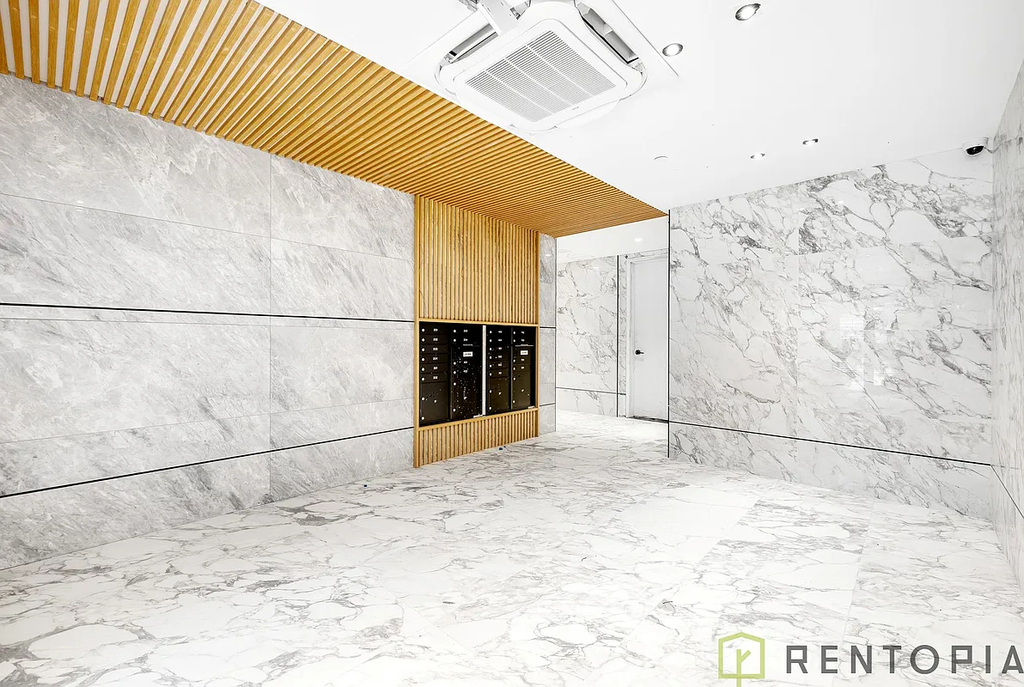 104 Frost Street - Photo 4