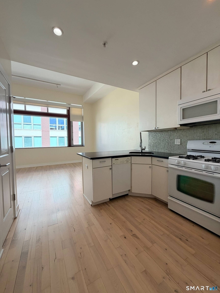 804 Chapel Street - Photo 4