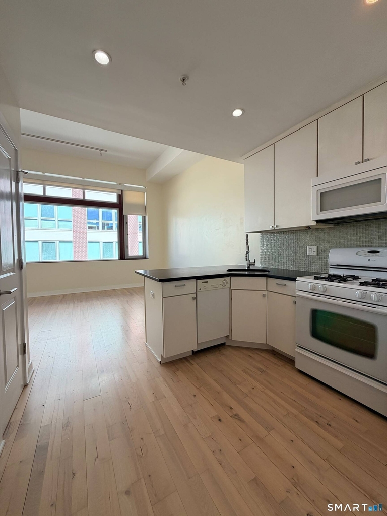 804 Chapel Street - Photo 1