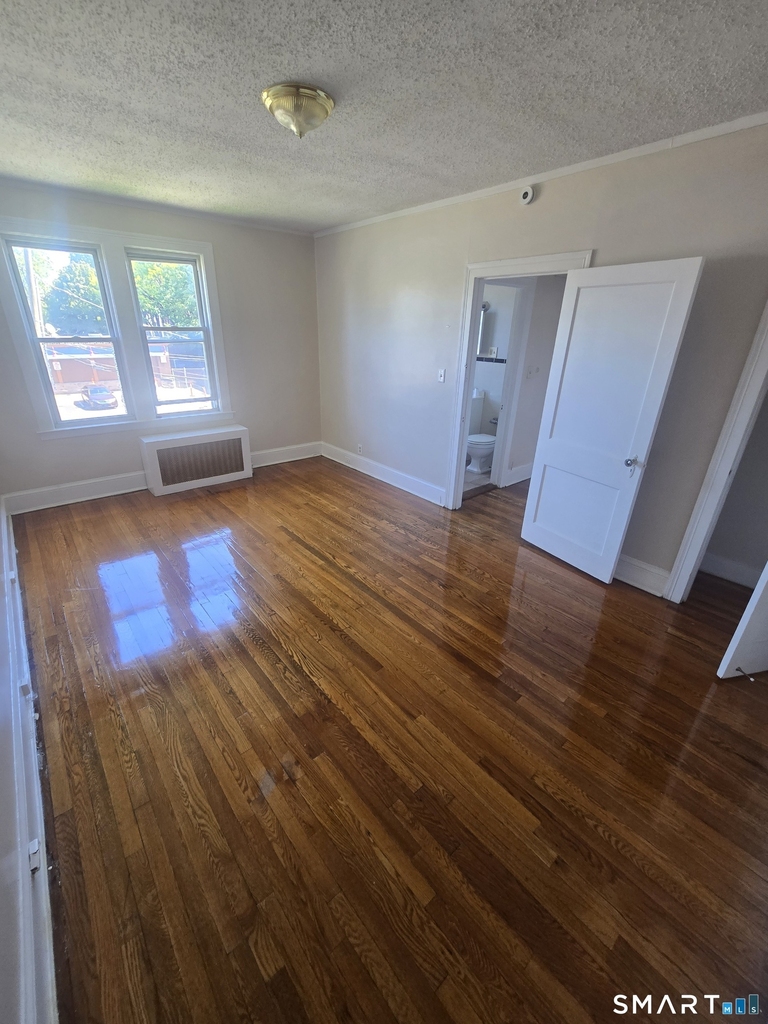 9 Evergreen Avenue - Photo 2