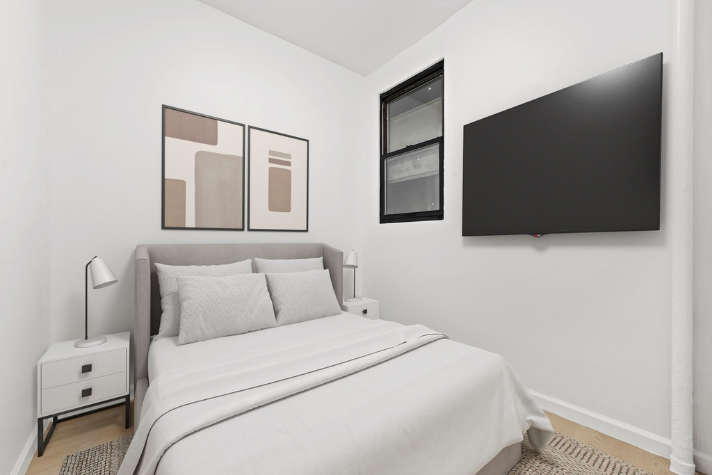 1578 3rd Avenue - Photo 4