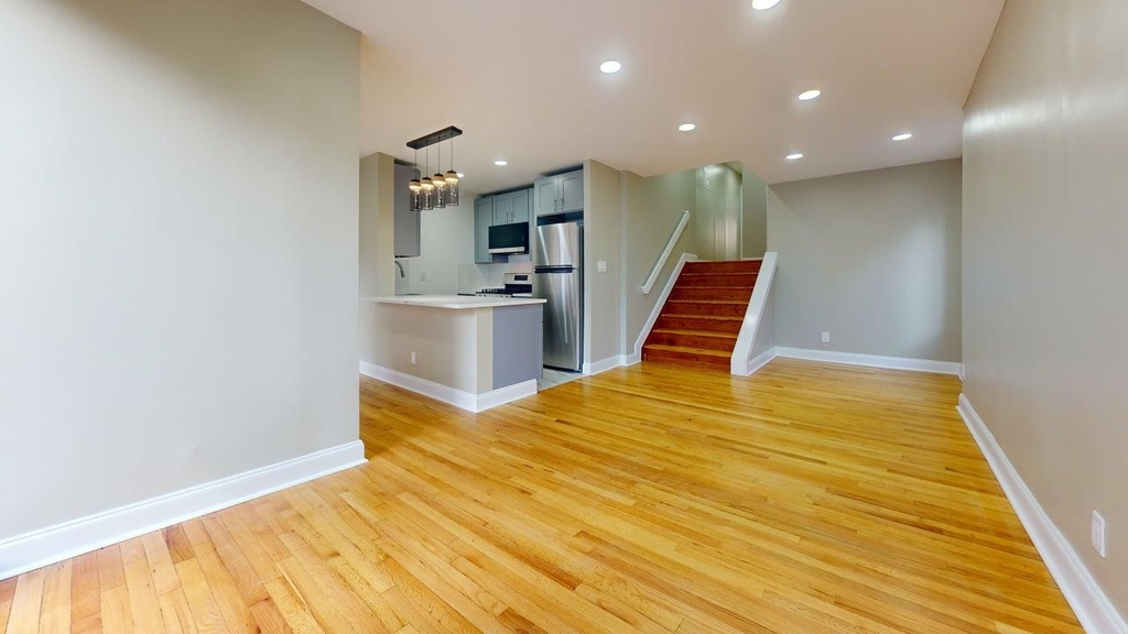 67-39 Clyde Street - Photo 3