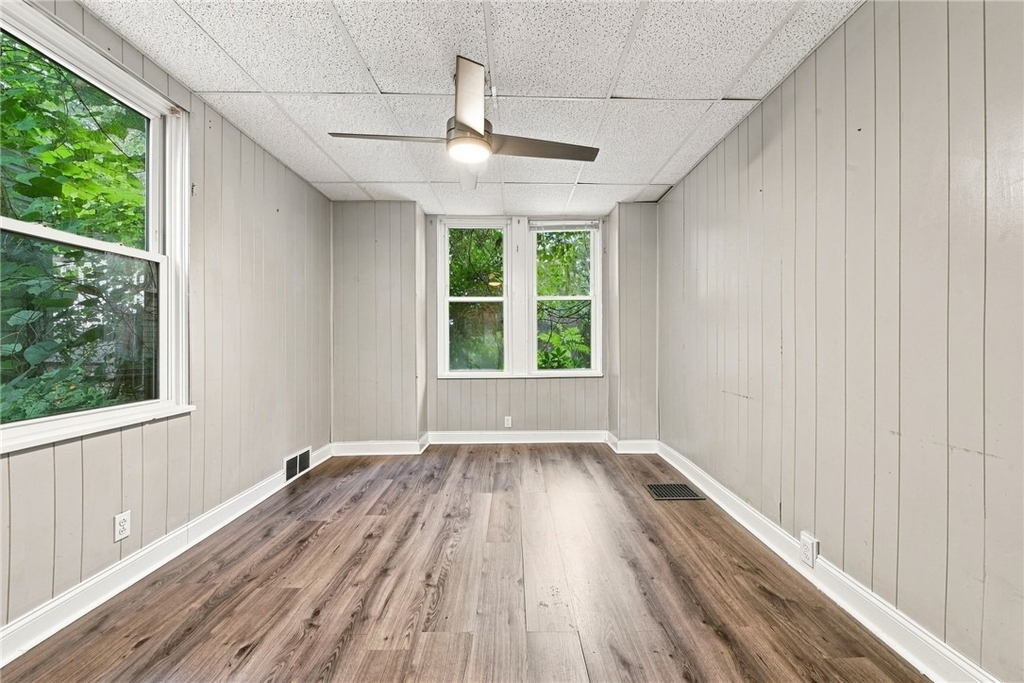 1521 Rockland Ave - Photo 5