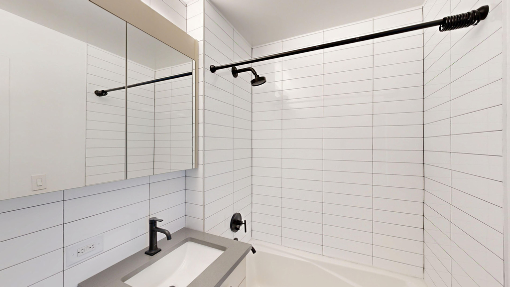 808 Columbus Ave - Photo 4