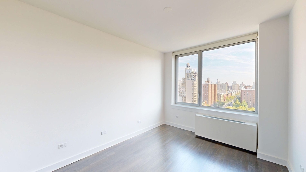 808 Columbus Ave - Photo 3