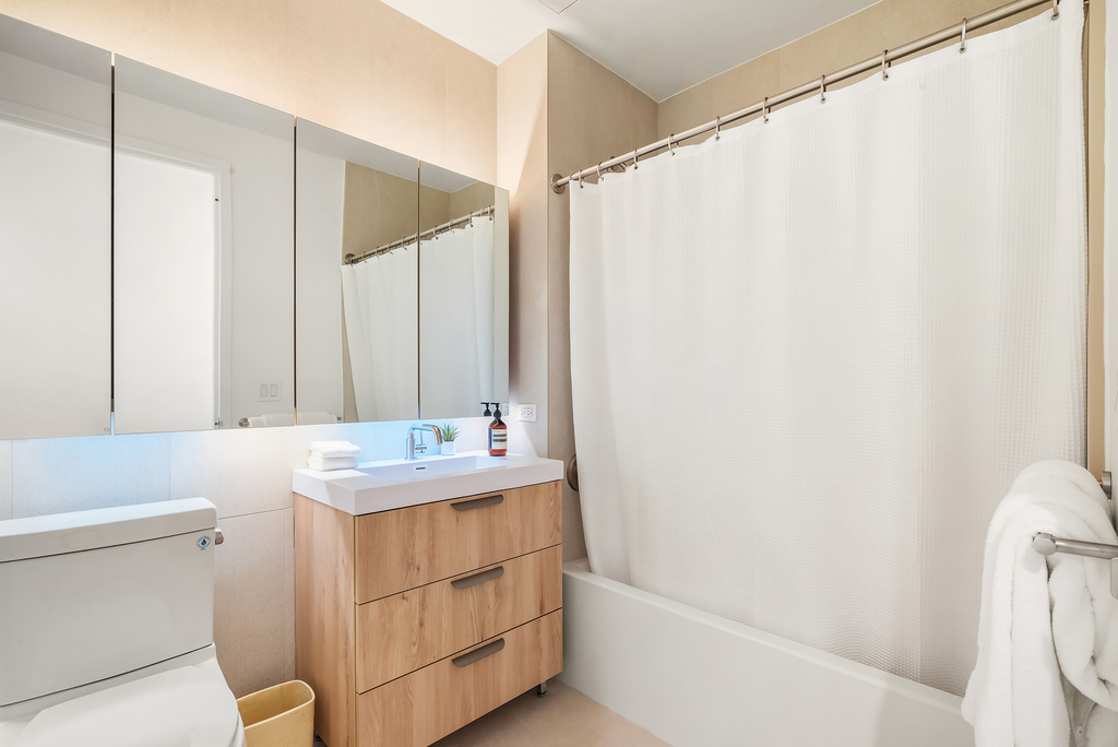 180 Pearl Street - Photo 3