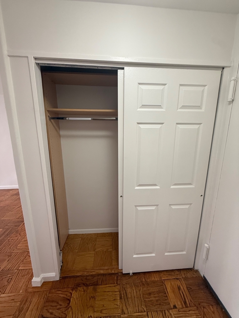 236 East 36th Street - Photo 4