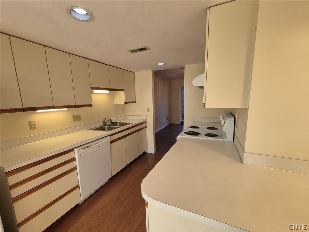 435 Summerhaven Drive - Photo 4