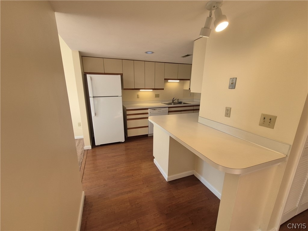 435 Summerhaven Drive - Photo 3