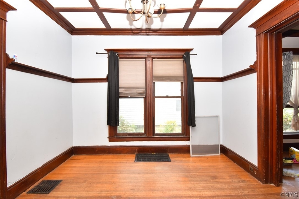 1146 Academy Street - Photo 2