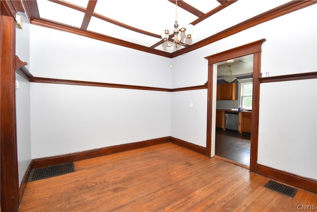 1146 Academy Street - Photo 5