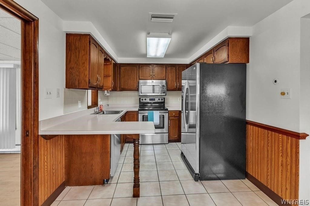 28 Mead St. - Upper Unit - Photo 16