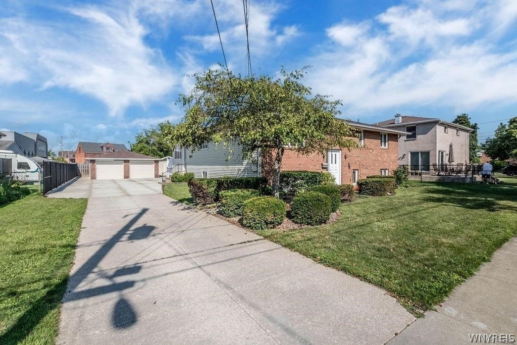 28 Mead St. - Upper Unit - Photo 3