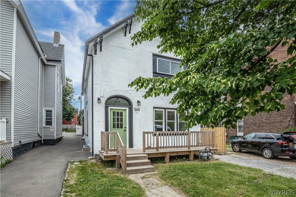 545 Niagara Street - Photo 0