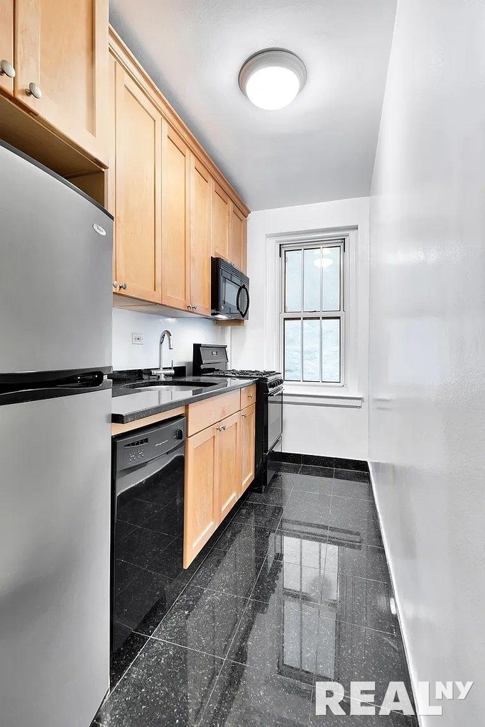 Jane St - Photo 5