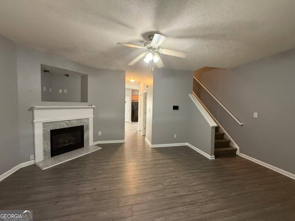 1759 Glen View Way - Photo 0