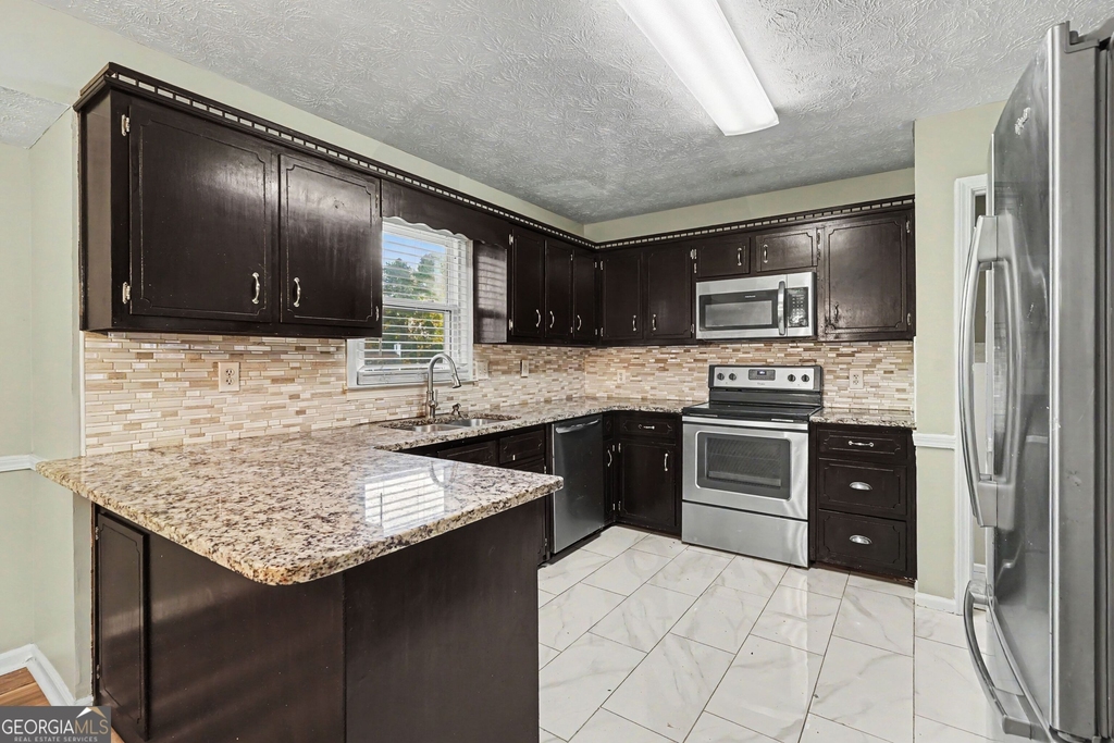 3030 Green Meadow Lane - Photo 6