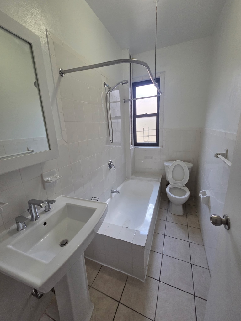 600 West 138th Street - Photo 7
