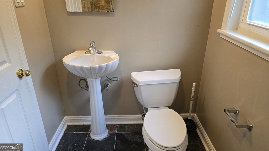 3668 Kingsboro Road Ne - Photo 9